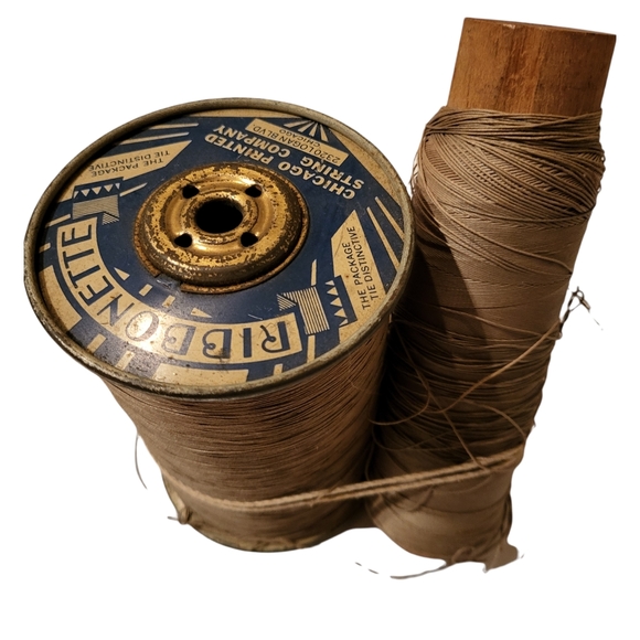 2 Vintage Spools RIBBONET Maysville Carpet Warp Chicago Printed String Company - Picture 4 of 7